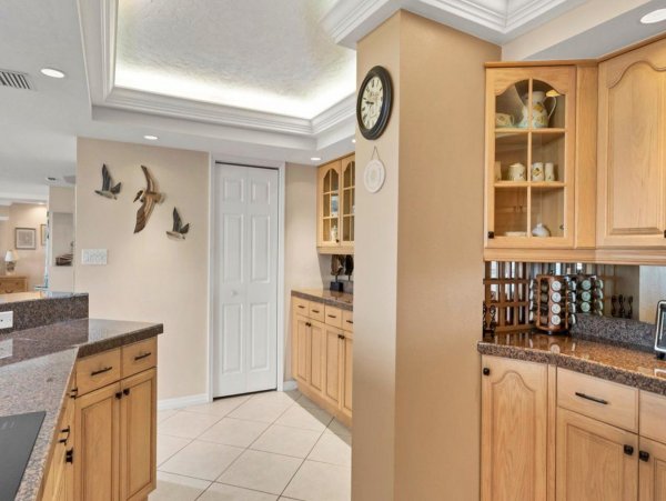 Sixth floor Condo with views of Northern Siesta Key and the Gulf